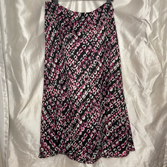Plus Size Lane Bryant Black Pink White Retro Geometric Print Flowy Midi Skirt - Picture 4 of 4